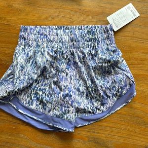Athleta high rise mesh racer run 3” short NWT